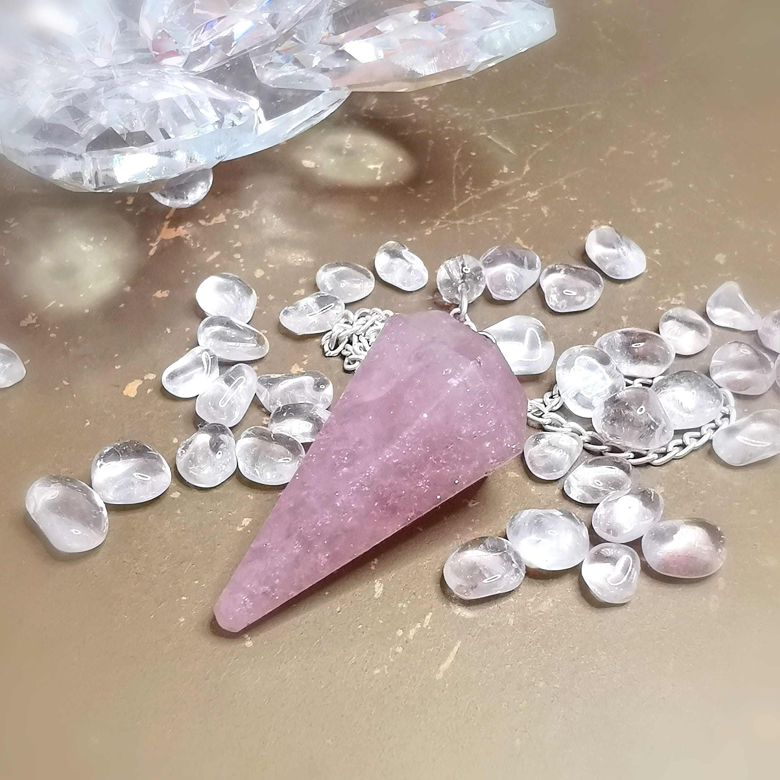Erdbeerquarz Edelstein Pendel – geweiht für Liebe, Intuition & sanfte Klarheit