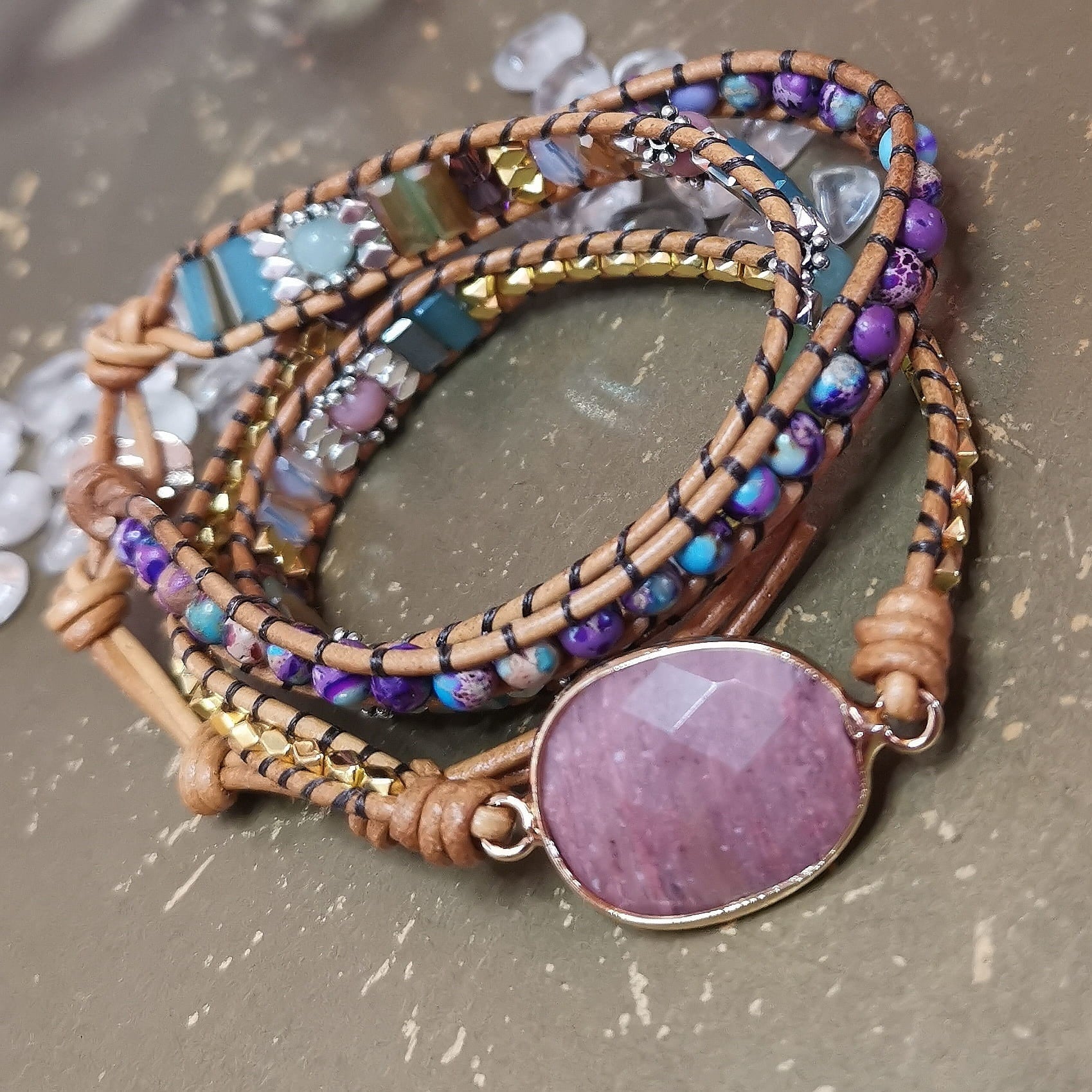 Rhodochrosit Wickelarmband Leder – Boho Hippie Design voller Lebensfreude & Herzenskraft