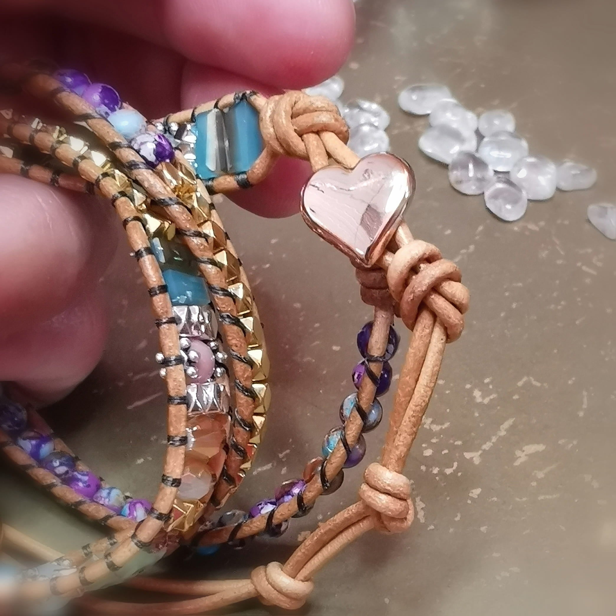 Rhodochrosit Wickelarmband Leder – Boho Hippie Design voller Lebensfreude & Herzenskraft
