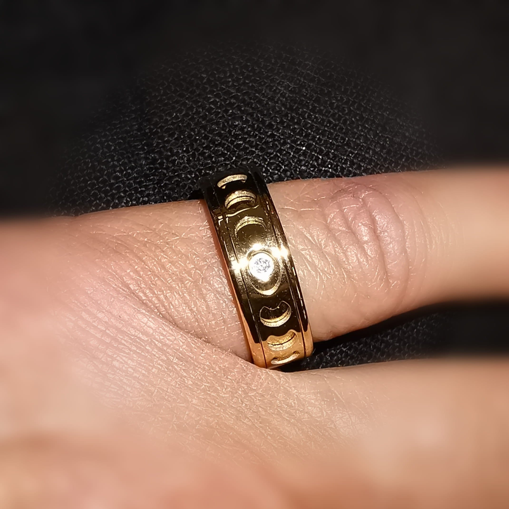 Mondphasen Ring mit Zirkon – geweiht für Intuition, Wandel & weibliche Kraft