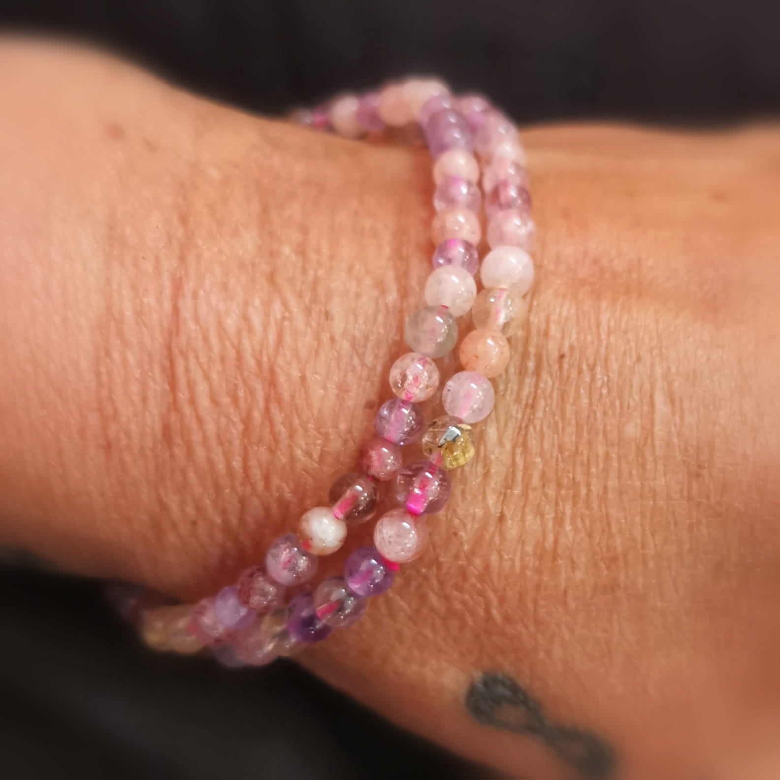 Super 7 Edelstein Karma Yoga Armband – geweiht für Bewusstsein, Intuition & spirituelle Entwicklung