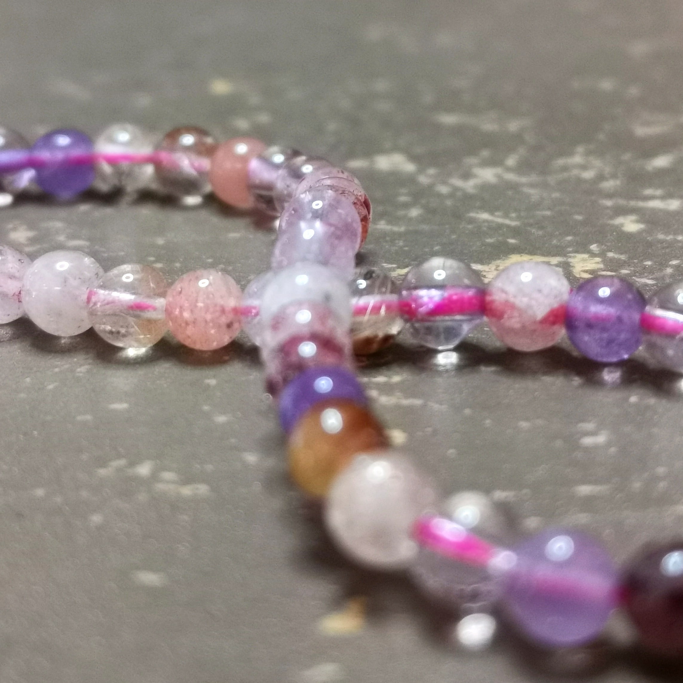 Super 7 Edelstein Karma Yoga Armband – geweiht für Bewusstsein, Intuition & spirituelle Entwicklung