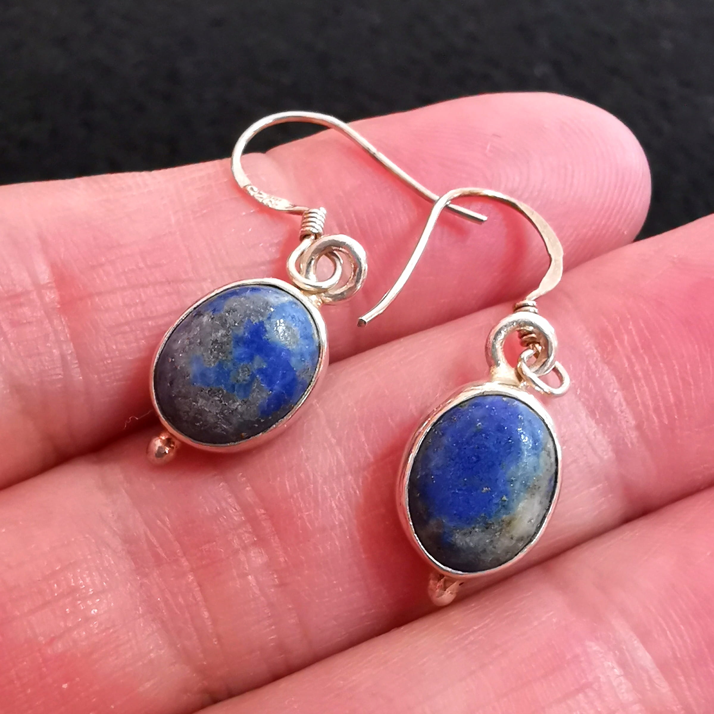 Lapislazuli Edelstein Ohrringe – geweiht für Wahrheit, Intuition & innere Klarheit