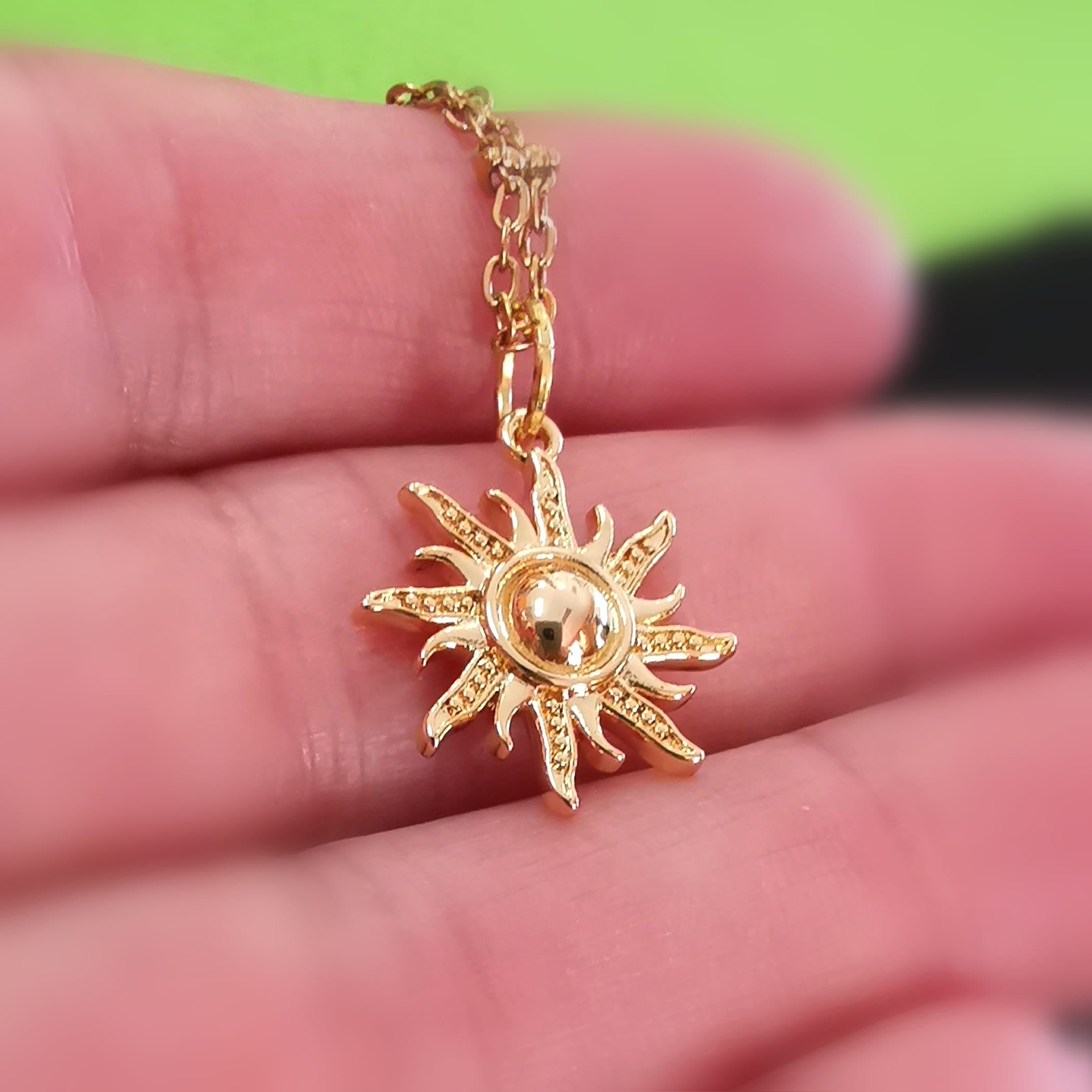Sonne in Flammen Yoga Energie Kette Gold Edelstahl – geweiht für Erneuerung, Lebensfreude & innere Kraft