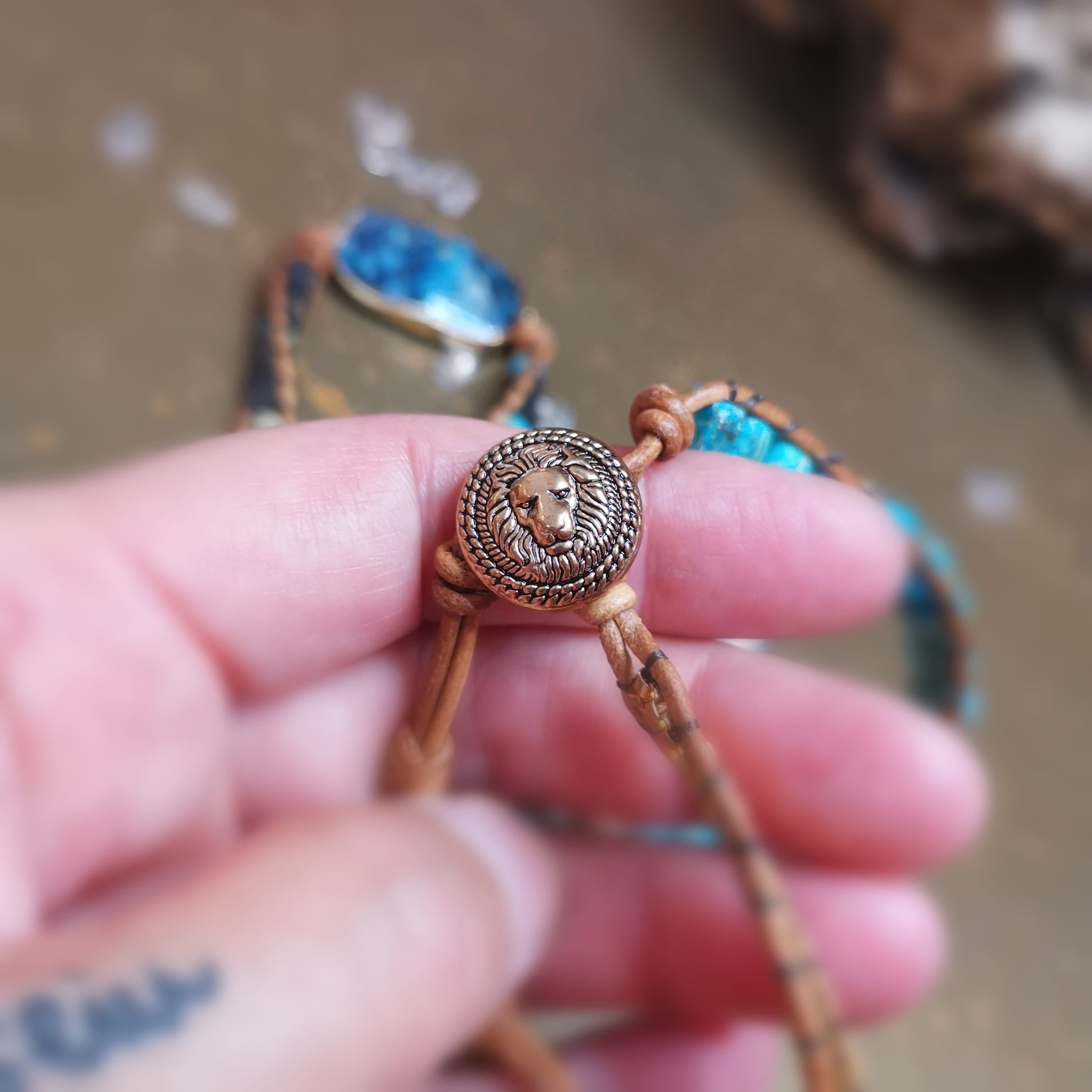 Türkis Hämatit Edelstein Boho Wickelarmband – geweiht für Schutz, Freiheit & innere Stärke