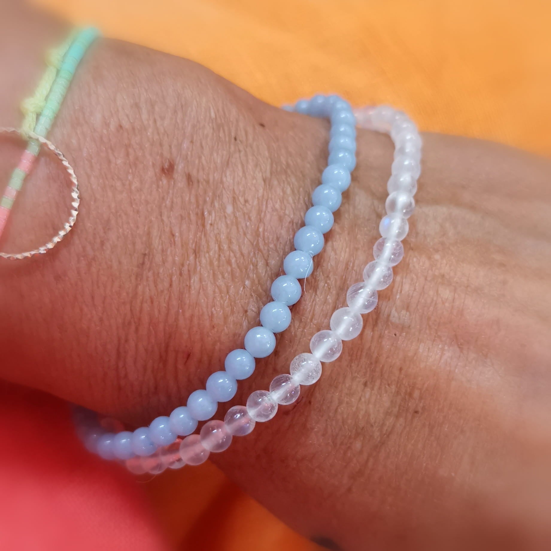 Mondstein Angelit Edelstein Karma Armband Set – geweiht für Vertrauen, Intuition & Harmonie