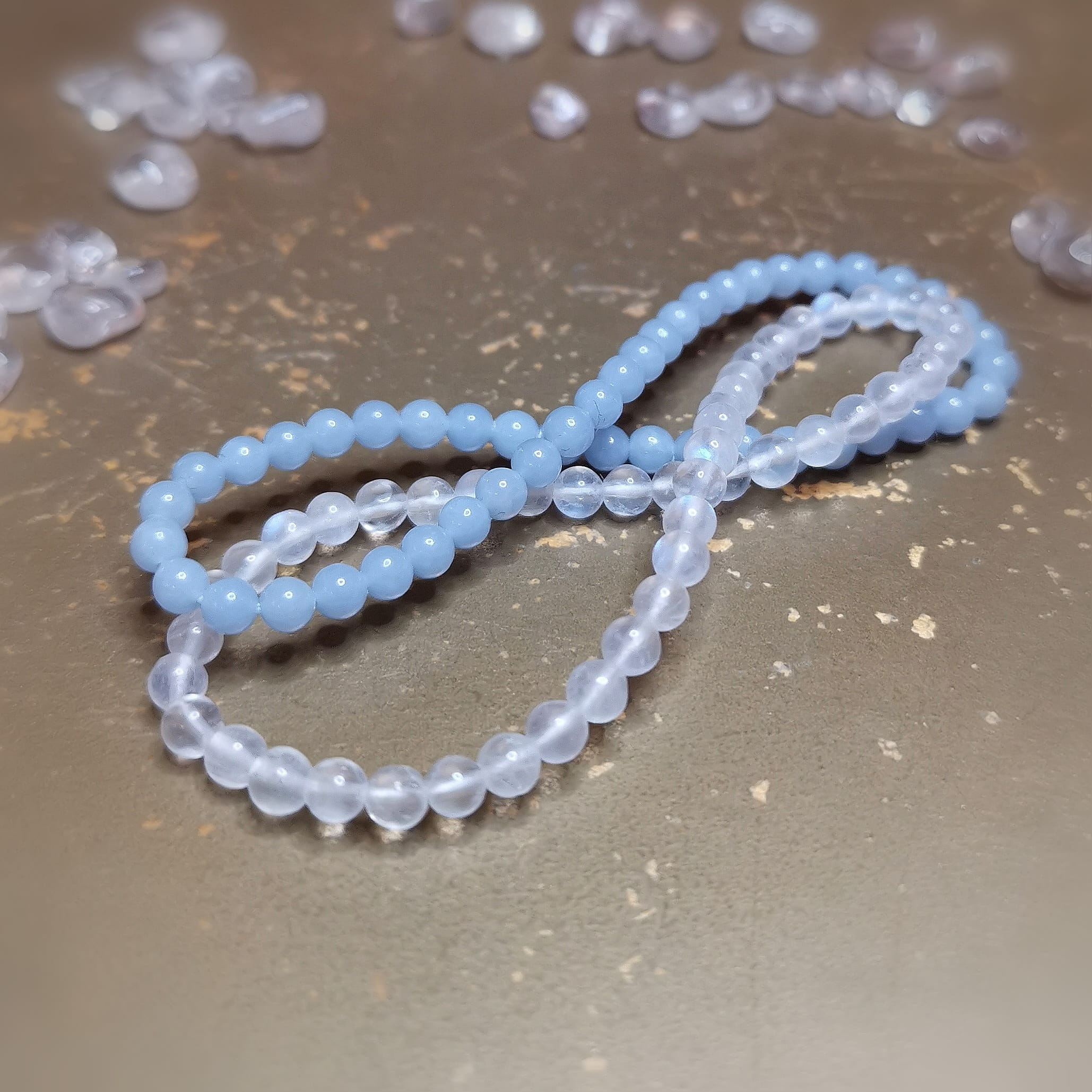 Mondstein Angelit Edelstein Karma Armband Set – geweiht für Vertrauen, Intuition & Harmonie