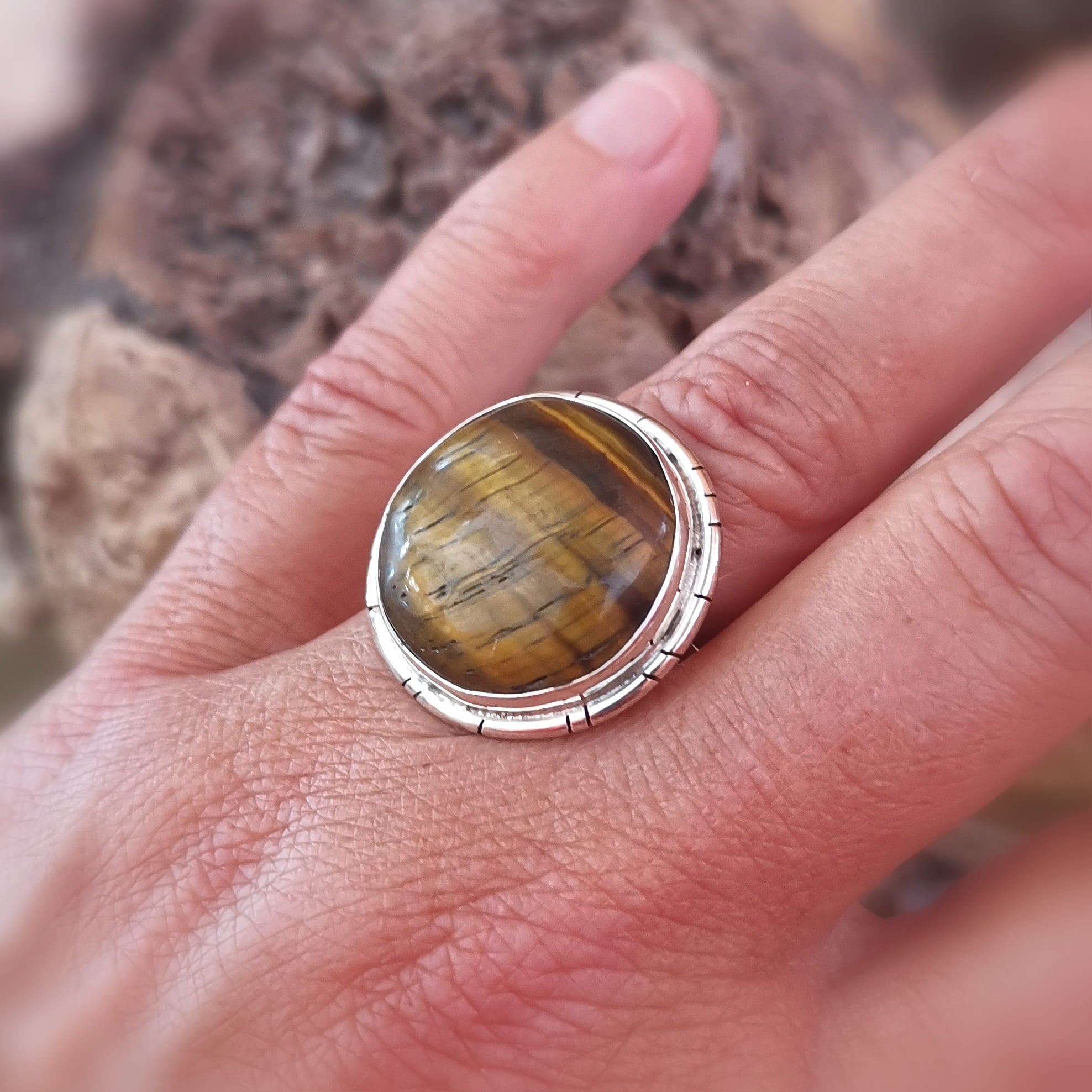 Tigerauge Edelstein Ring rund Sterlingsilber – geweiht für Mut, Stärke & Klarheit