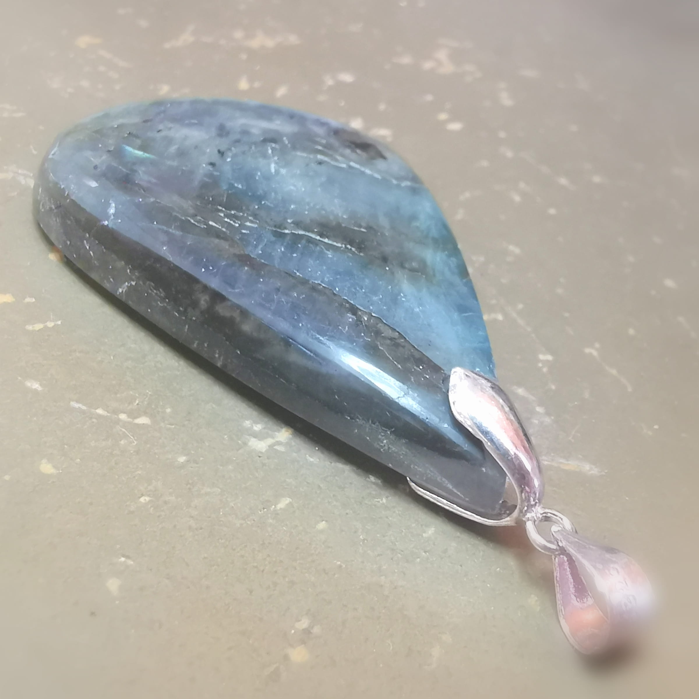 Labradorit Mondstein AA Qualität Karma Anhänger XL – Sterlingsilber, Harmonie & Intuition