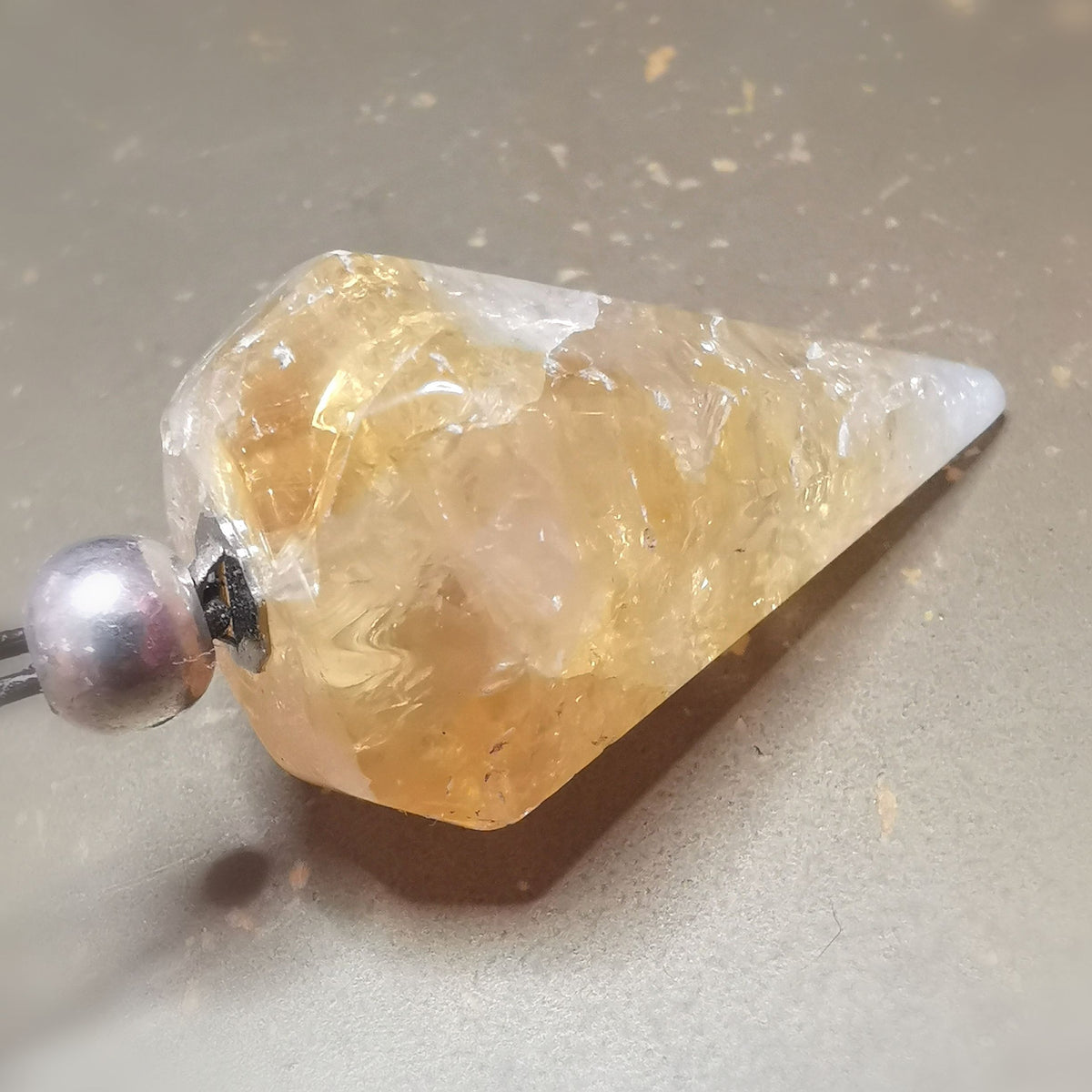 Citrin Pendel Karma Leder Kette – Solarplexus Chakra, Lebensfreude & Fülle