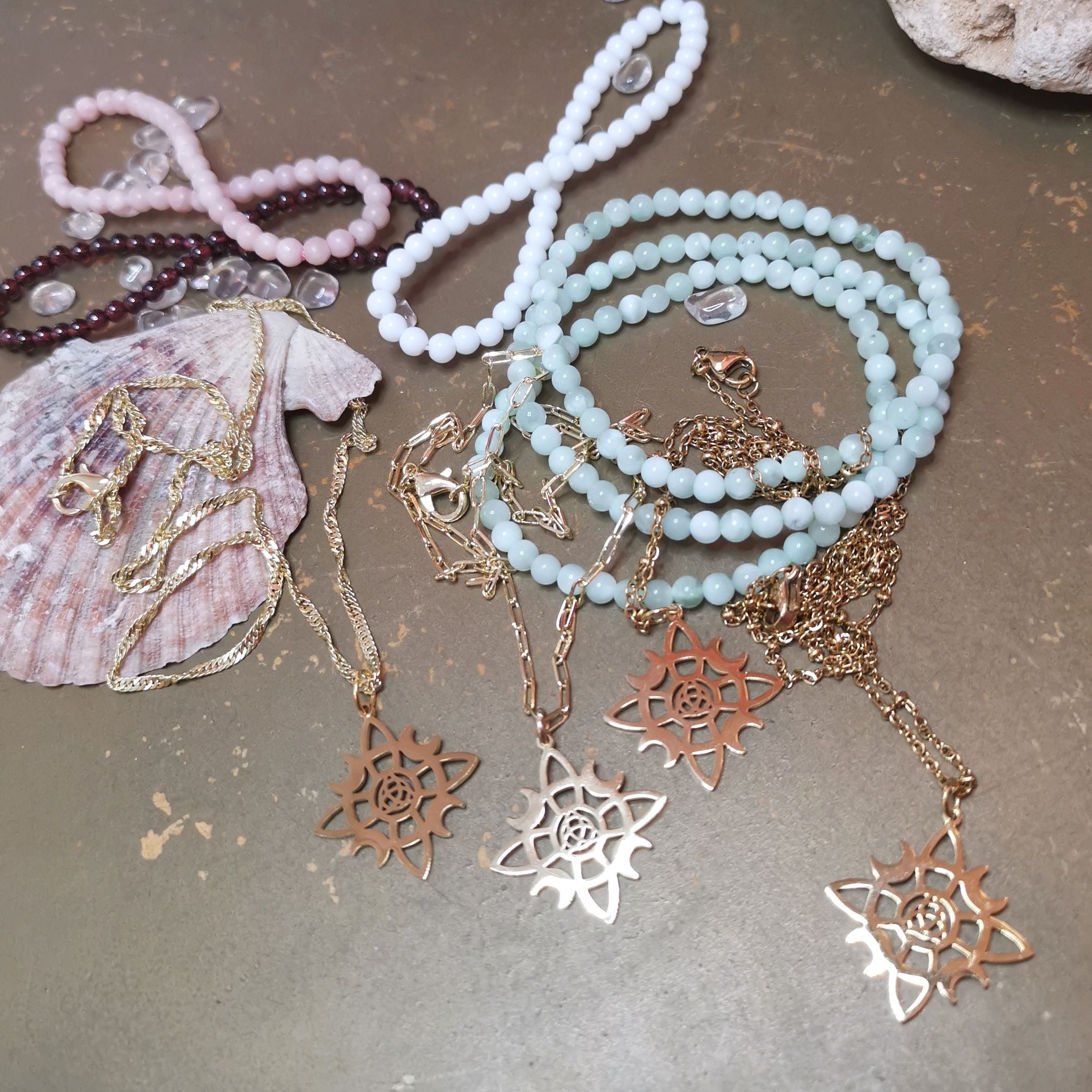 Hexenknoten Karma Kette Gold – Schutz, Intuition & magische Lebensenergie
