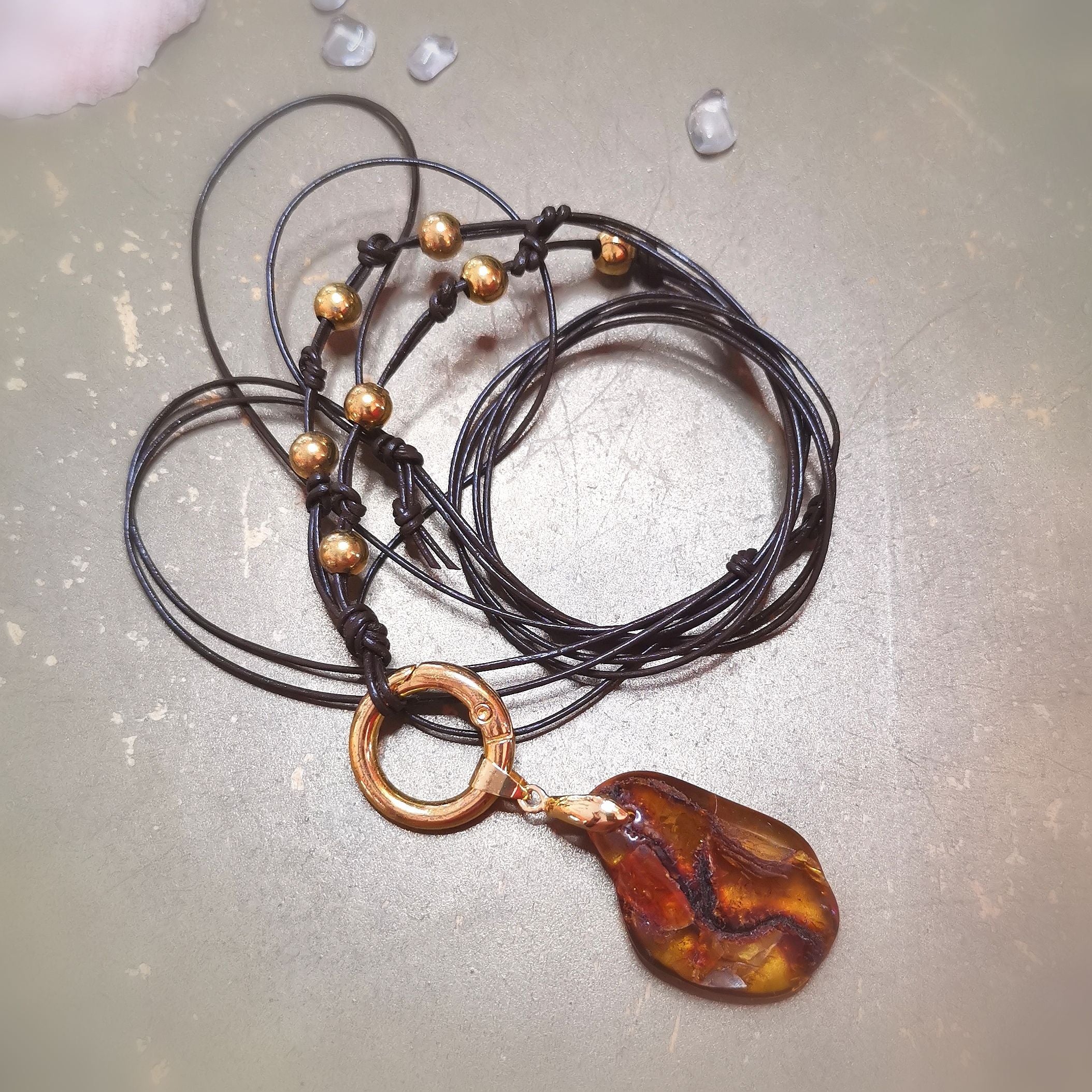Bernstein Leder Gold Edelstahl Karma Kette – Lebensfreude, Energie & Solarplexus Chakra