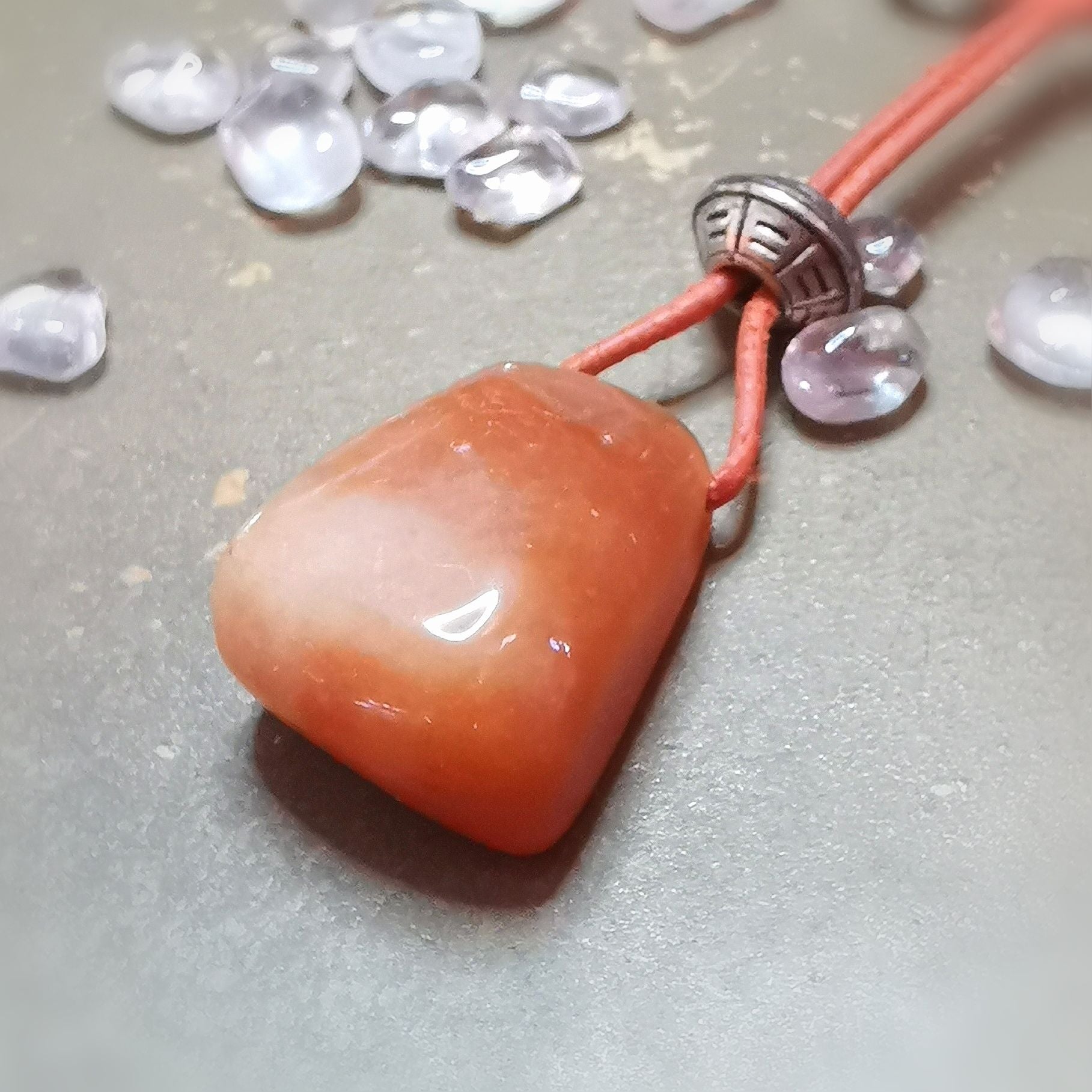 Sardonyx Edelstein Leder Kette – Stärke, Selbstvertrauen & Erdung