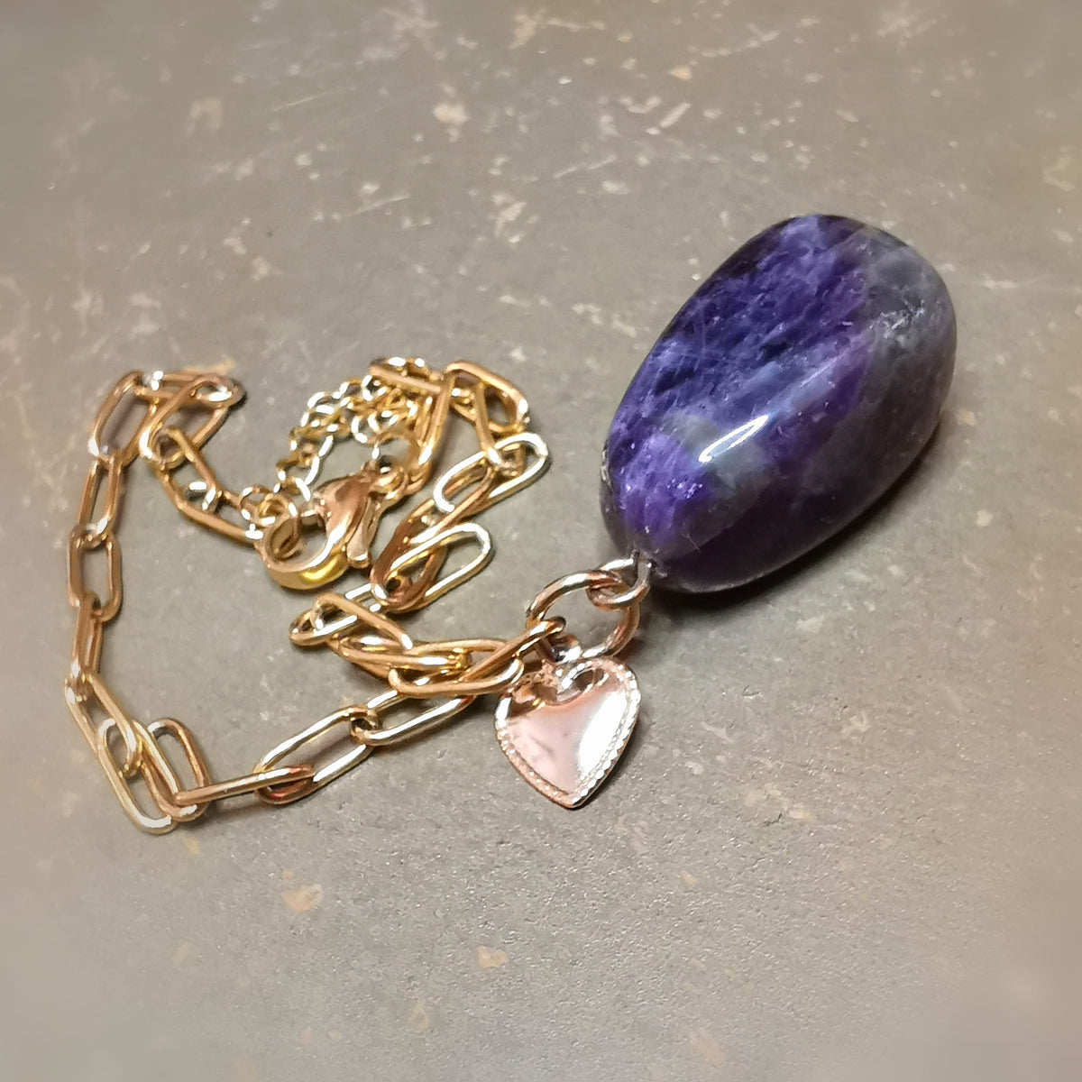 Amethyst Geschenk Set – Gold Edelstahl Herz Heilstein Armband mit Glücks-Druse
