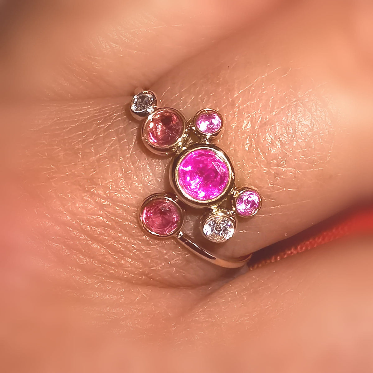 Zirkonia Cluster Ring Pink – Sparkle & Lebensfreude Zirkonia · Edelstahl vergoldet