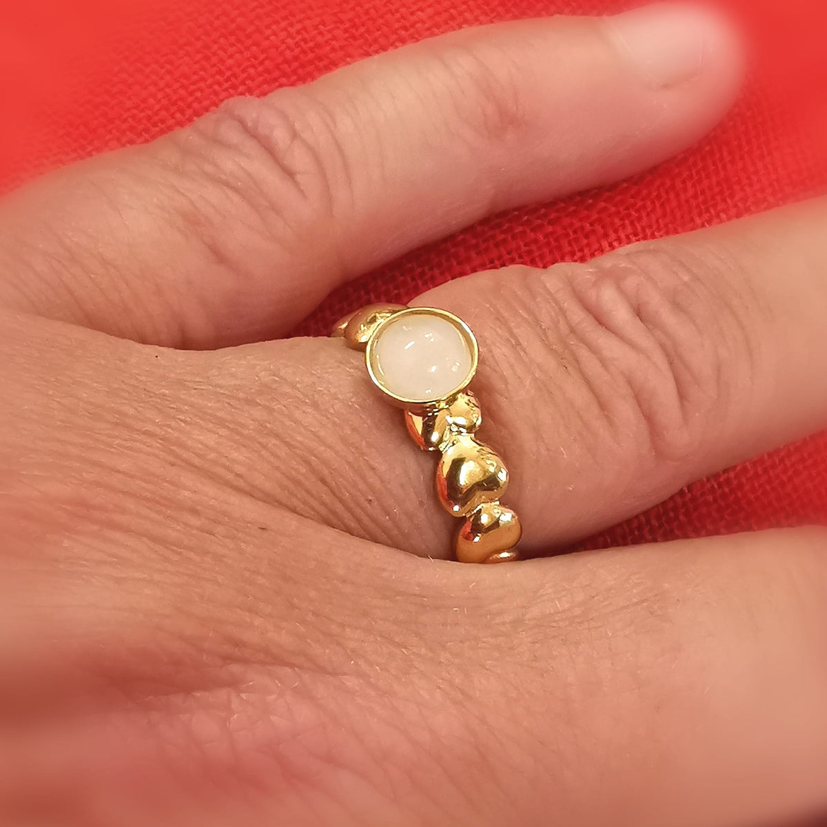 Weißer Achat Herz Edelstein Ring – Geborgenheit, Harmonie & innere Ruhe