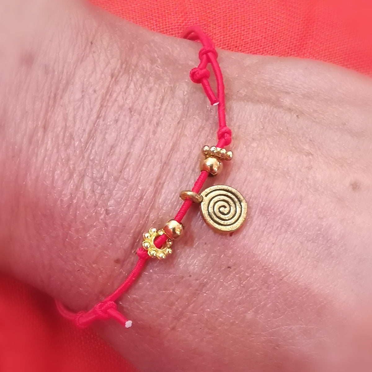 Energie Reminder Karma Armband – Energiespirale · Rot Gold · auch als Fußkettchen