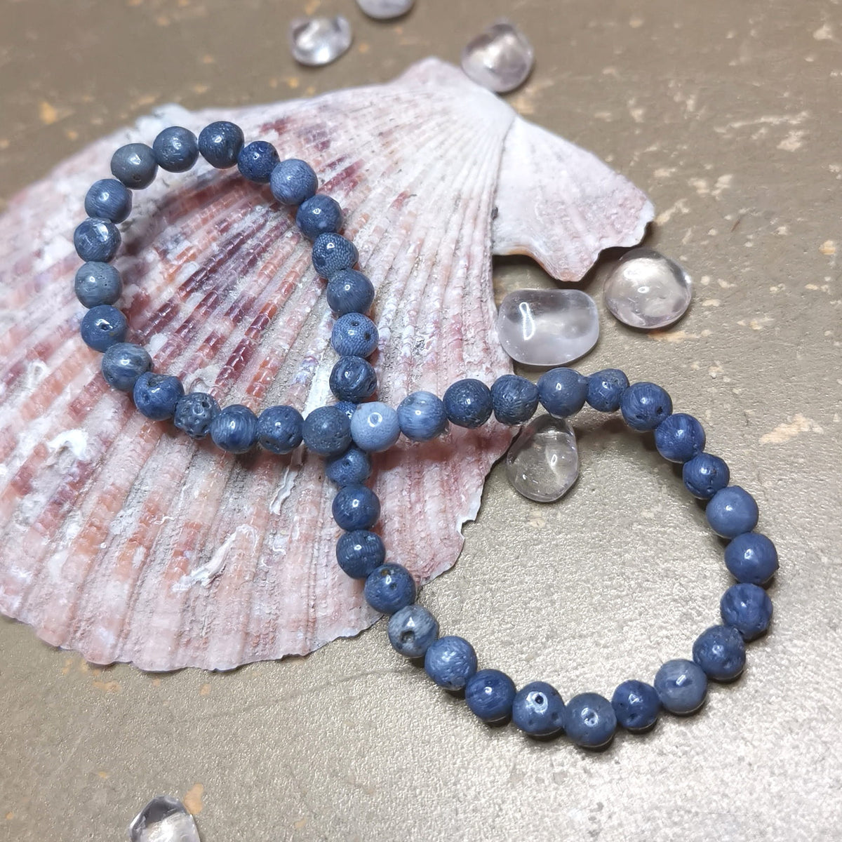 Blaue Koralle Edelstein Karma Armband 4 mm – Yoga Reiki Schmuck Harmonie & innere Stärke