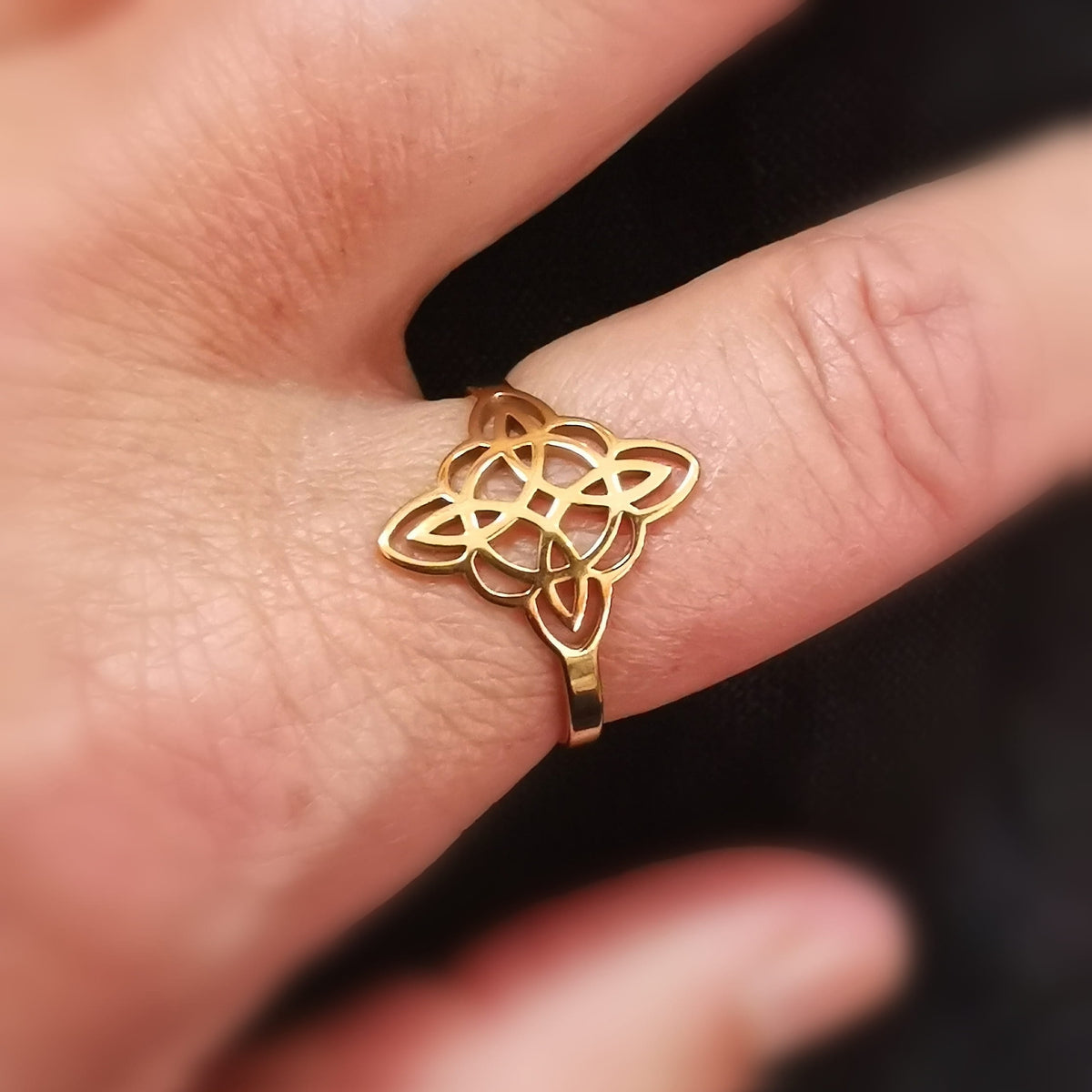 Gold Ring Hexenknoten – Keltischer Schutzknoten Edelstahl, verstellbarer Karma Schmuck