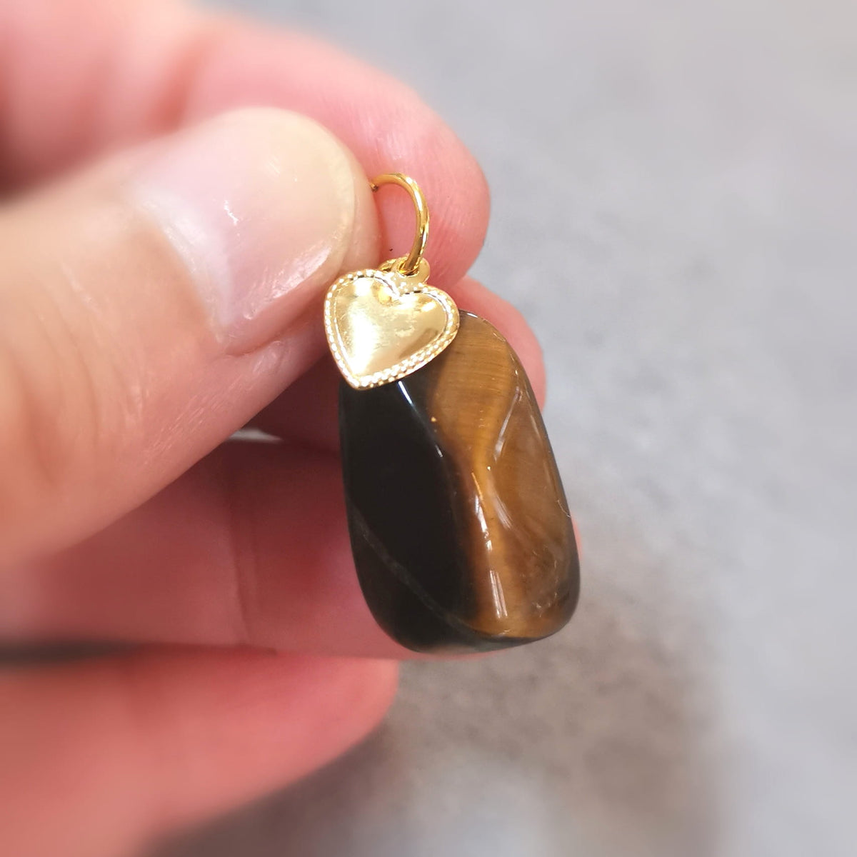 Tigerauge Edelstein Herz Anhänger Gold Edelstahl – Mut, Selbstvertrauen & Liebe