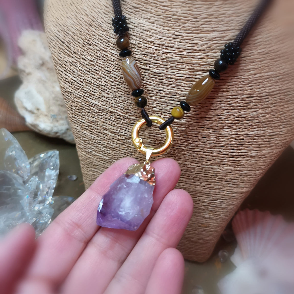 Amethyst Rohstein Yoga Edelstein Kette Gold Edelstahl – innere Ruhe & spirituelle Kraft
