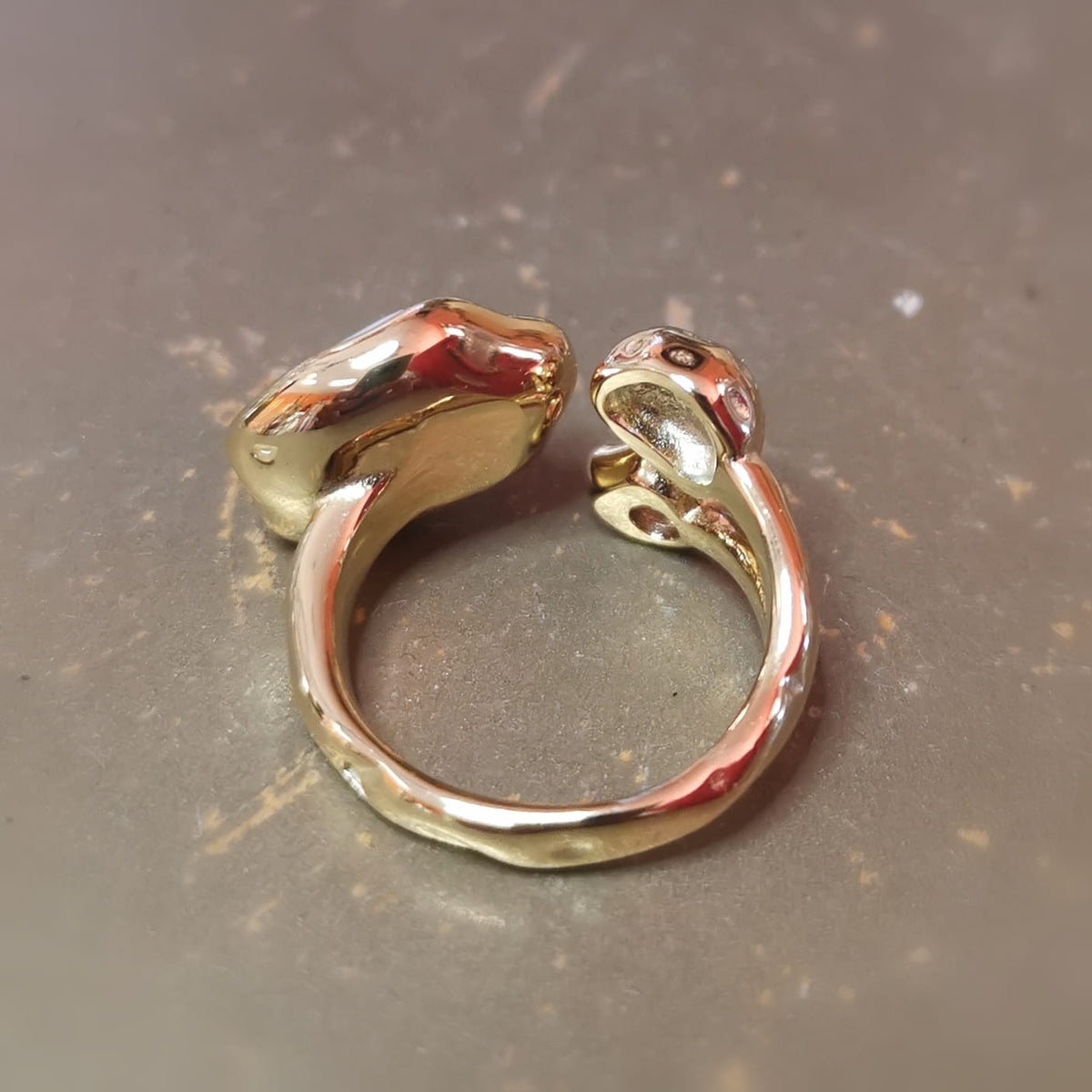 Gold Edelstahl Ring mit Perlmutt & Kristall – Selbstliebe, Harmonie & Vertrauen