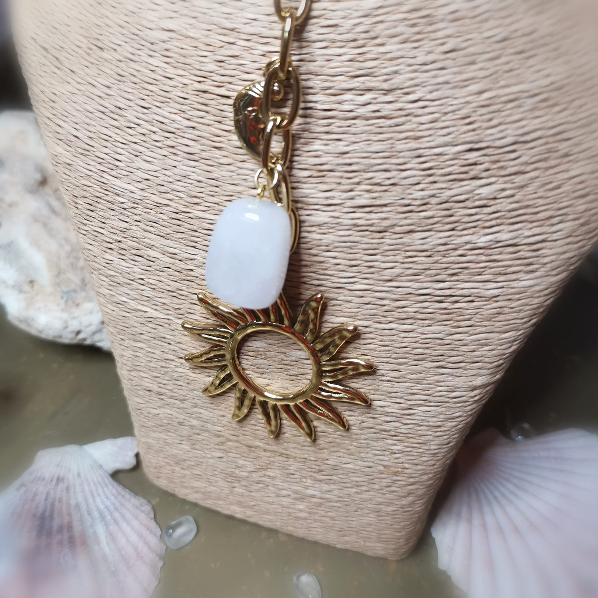 Sonne & Mond Rosenquarz Edelstein Kette Gold – geweiht für Liebe, Harmonie & Lebensfreude