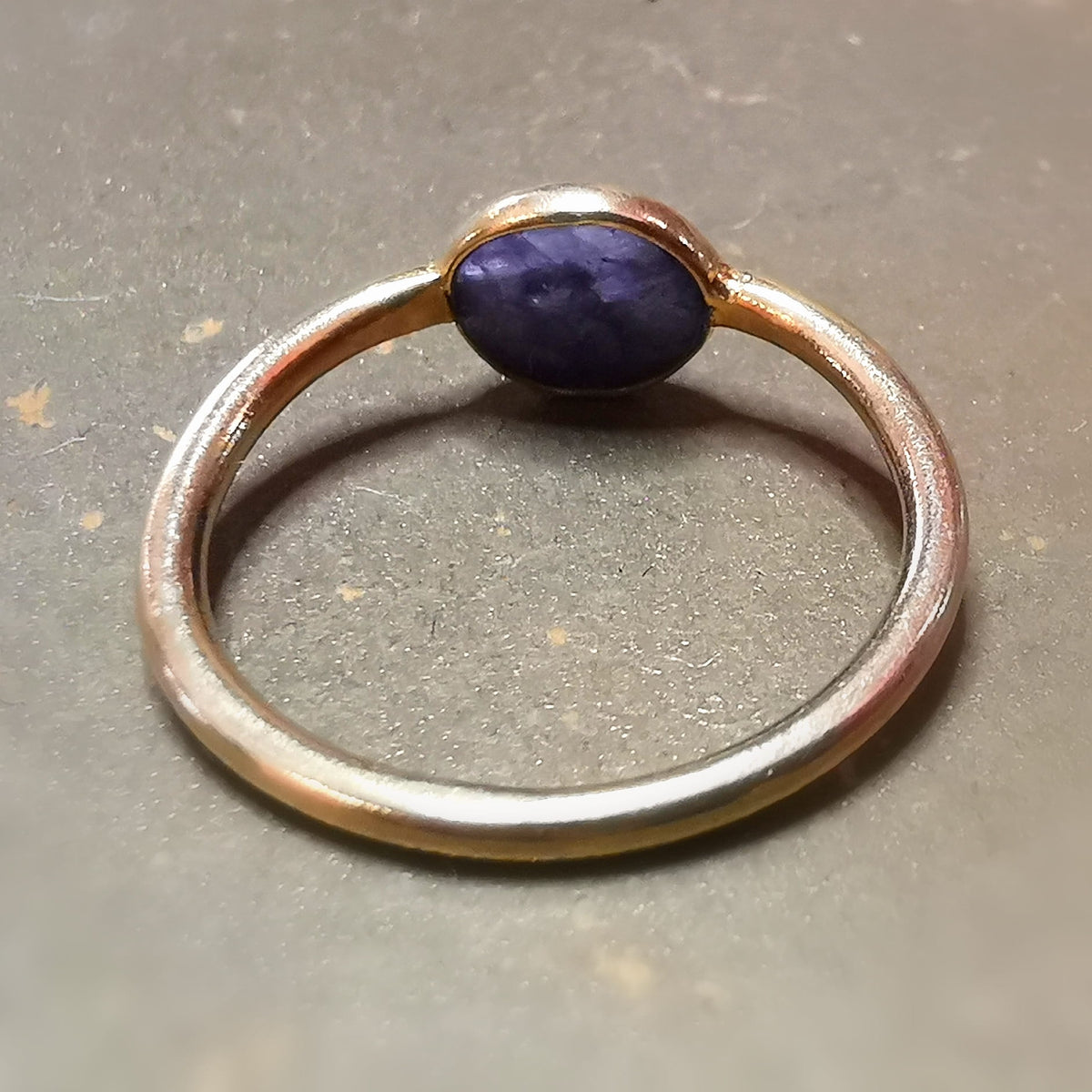 Blauer Korund Edelstein Ring Gold Edelstahl – Saphir Symbolik, Weisheit & innere Stärke