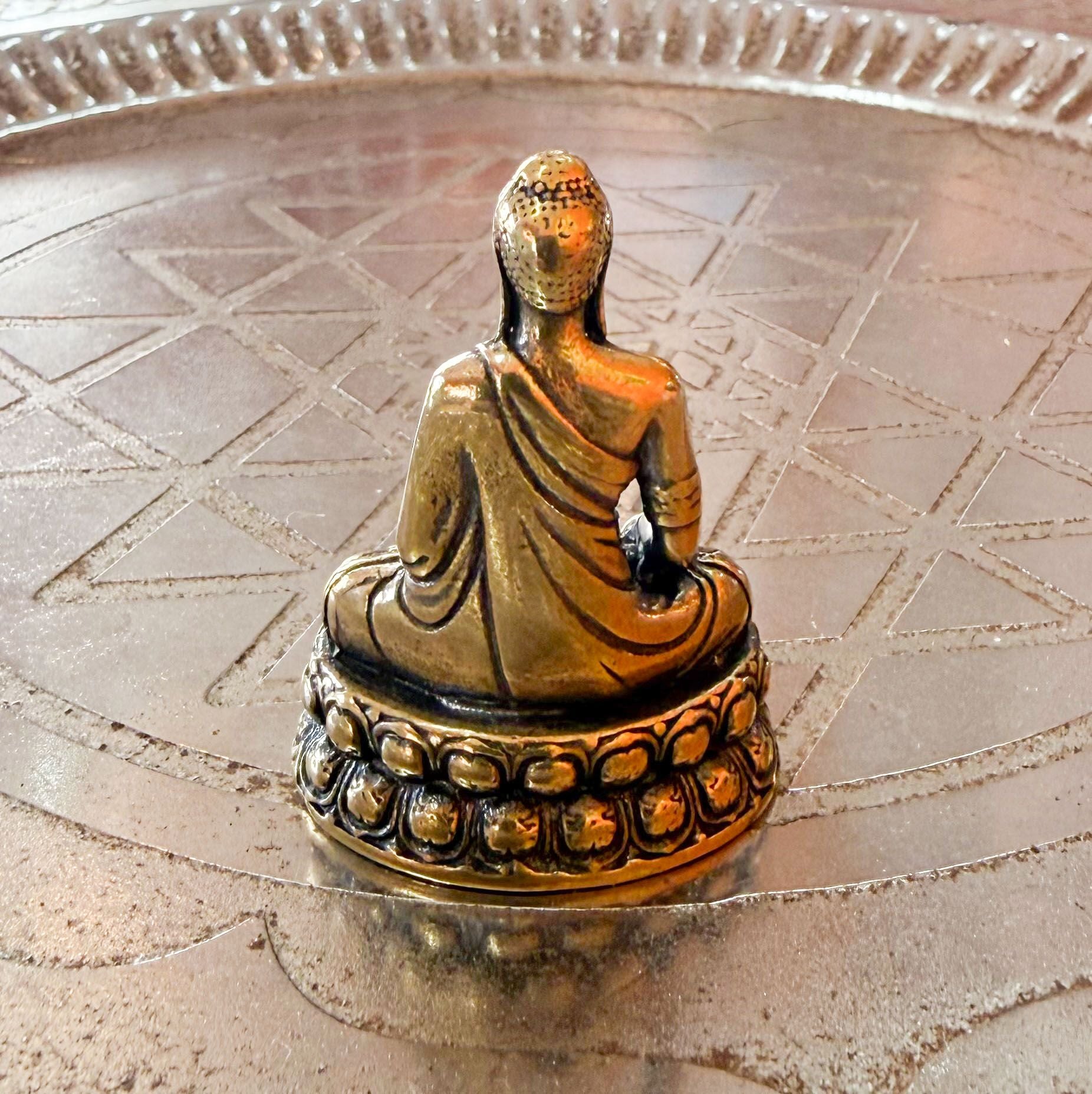 Buddha Deko Figur aus Messing – Meditation, Ruhe & innere Balance