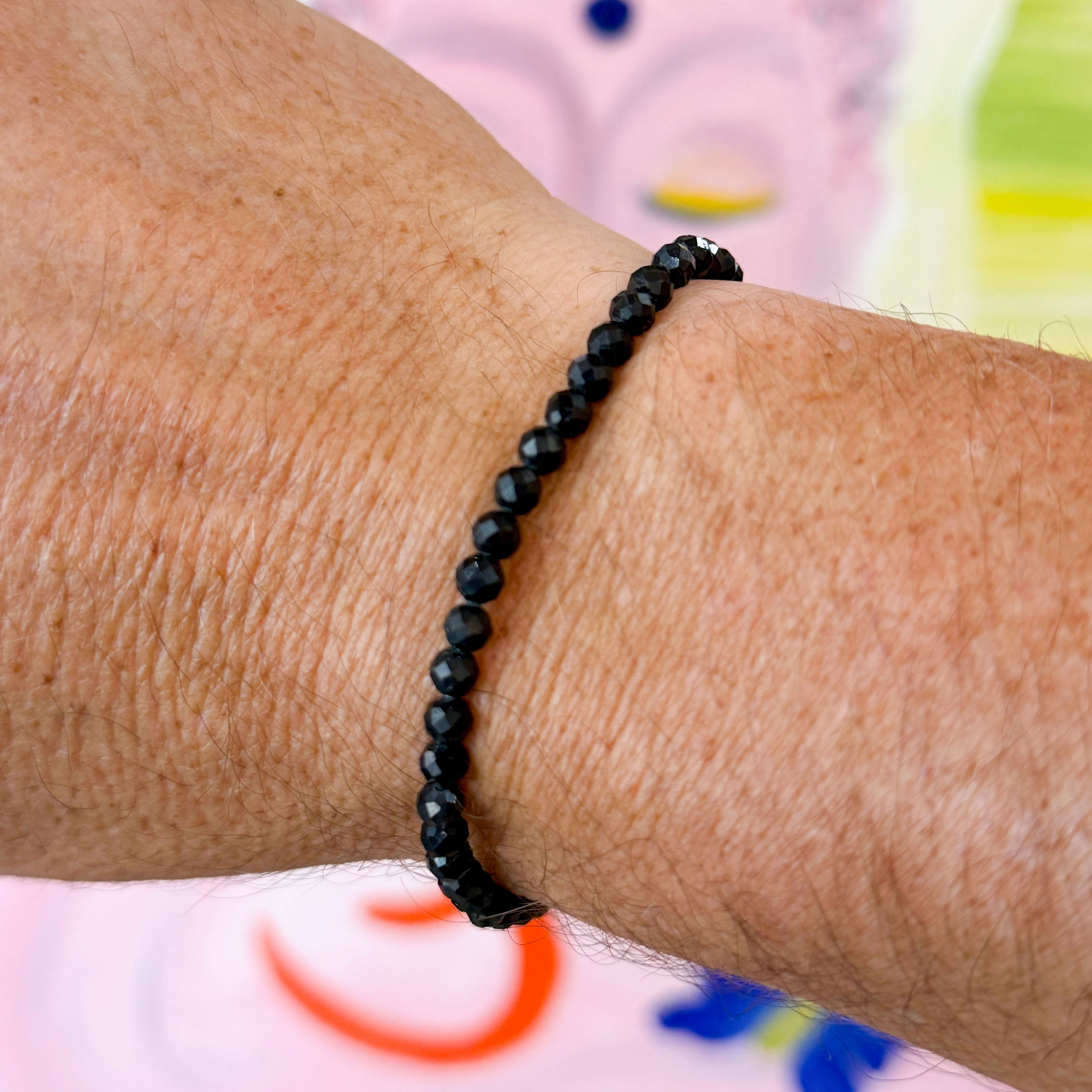 Schwarzer Turmalin Edelstein Armband  4 mm facettiert – geweiht für Schutz, Stärke & Befreiung