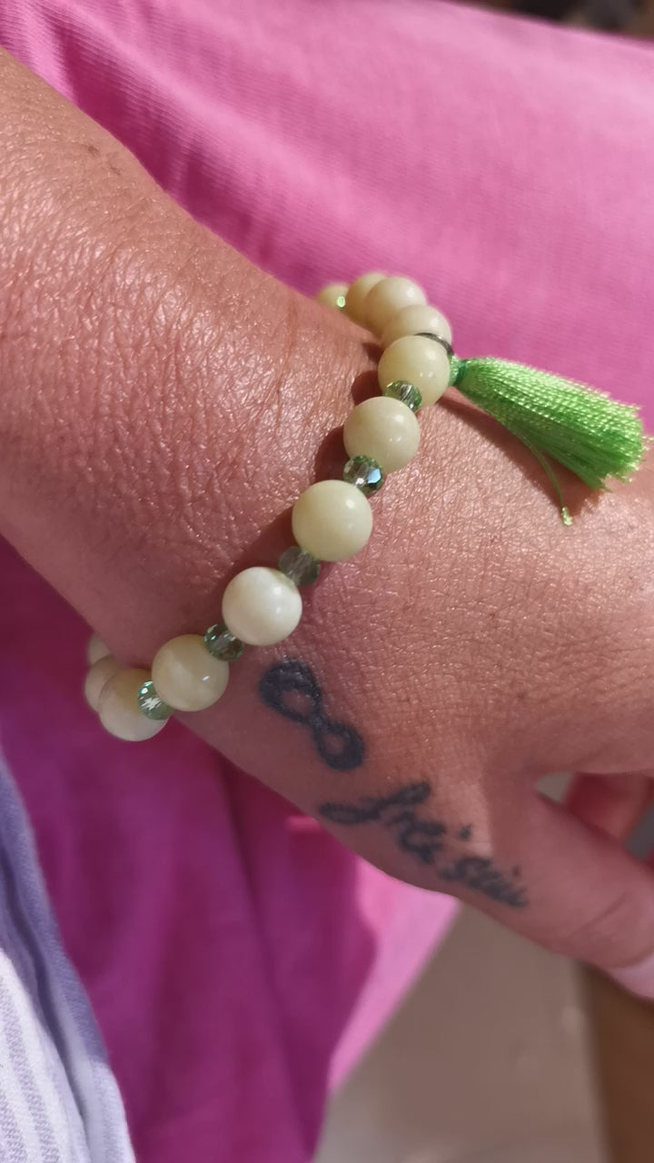 Jade Edelstein Kristall Karma Armband, lichtvoll hell Grün, geweiht, Boho Chakra Heilstein Mode, Herzensenergie