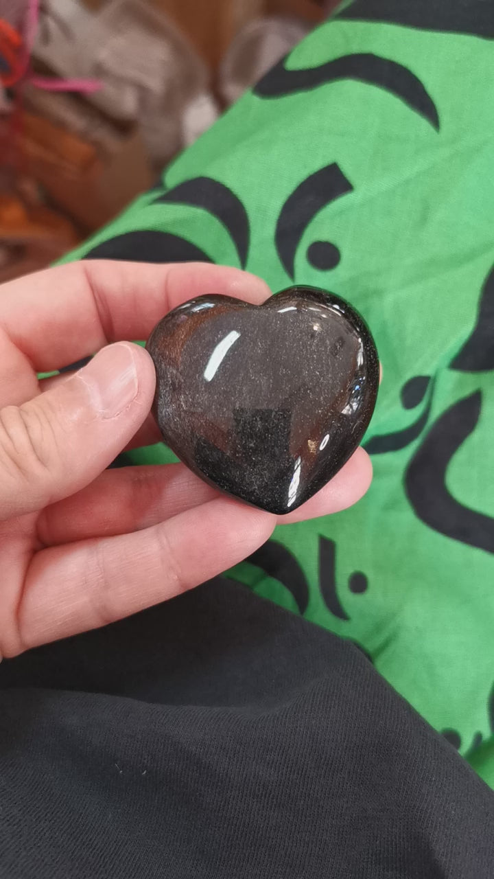 Gold Obsidian Edelstein Herz – geweiht für Balance, Schutz & innere Stärke