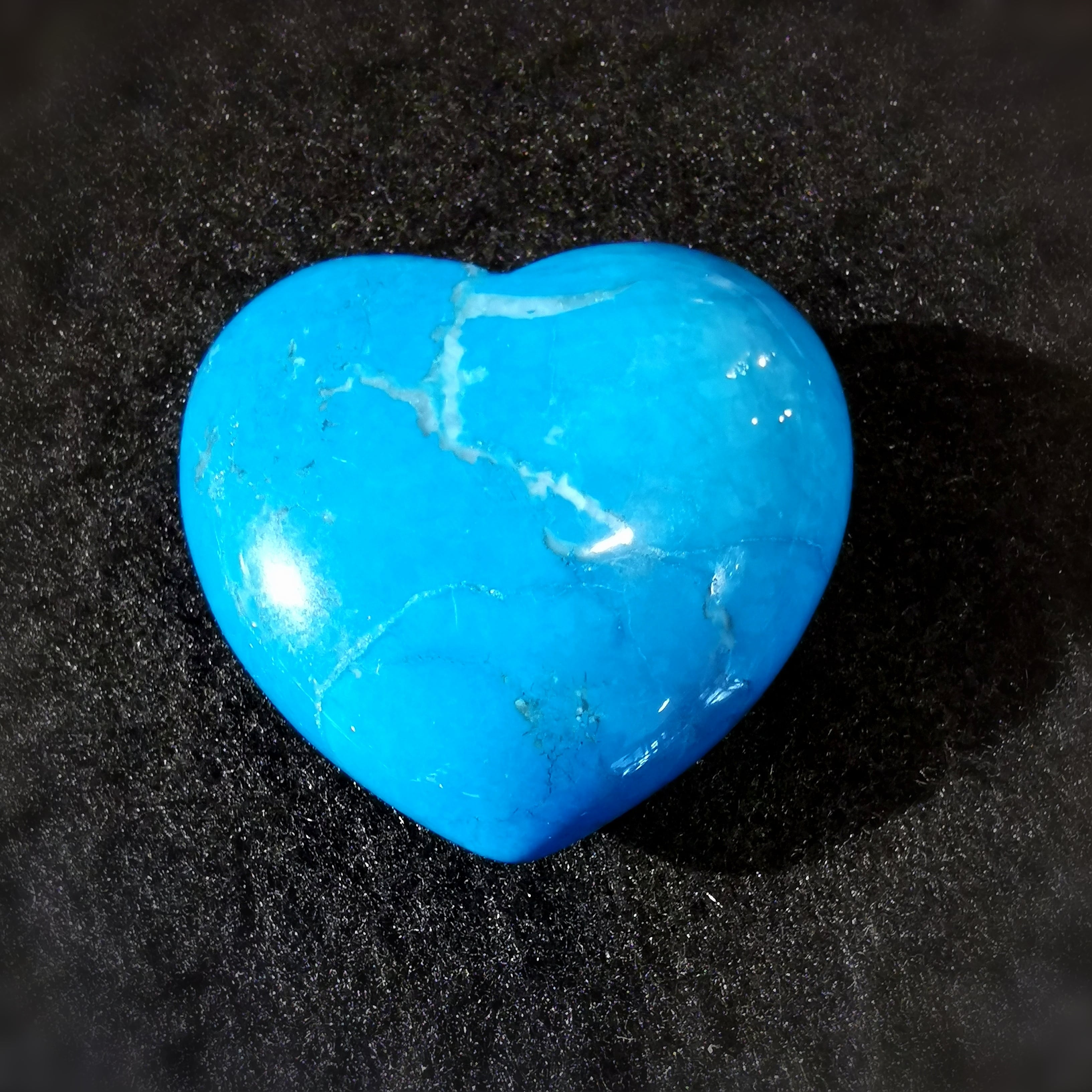 Türkis Magnesit Unikat üppiger Handschmeichler Herz zur Entspannung und Meditation, Chakra Heilstein
