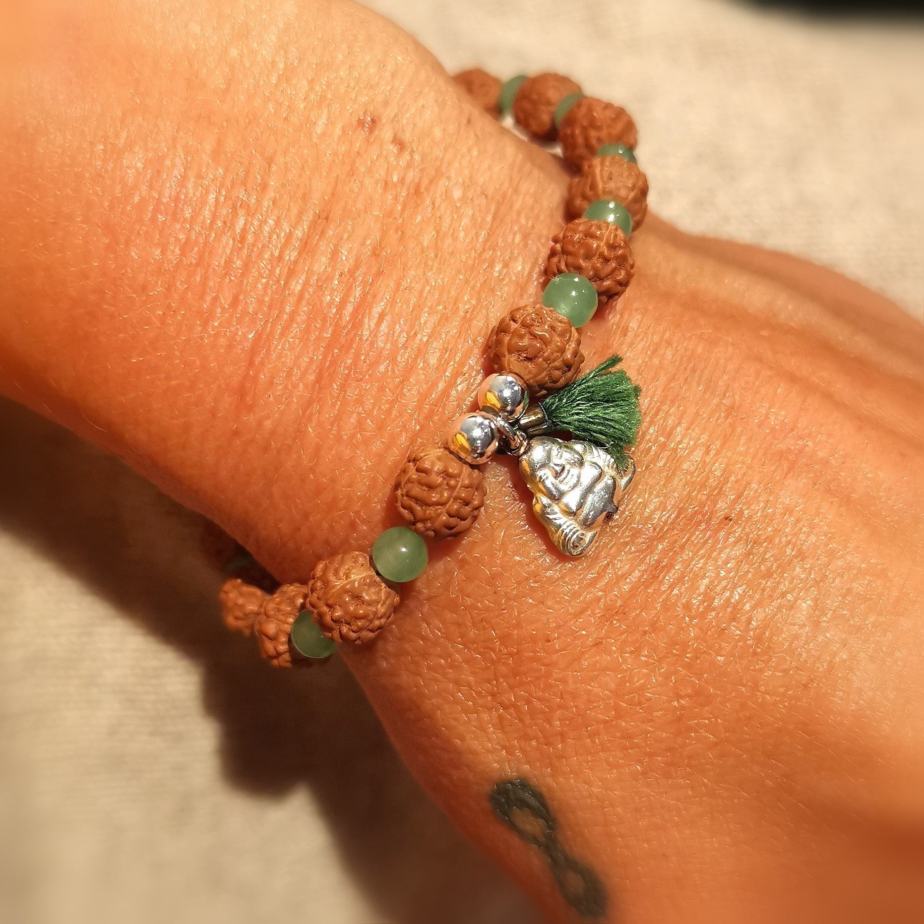 Rudraksha Jade Karma Armband, indischer Heilstein Grün, mit Sterlingsilber Buddha, Innerer Frieden und Gelassenheit