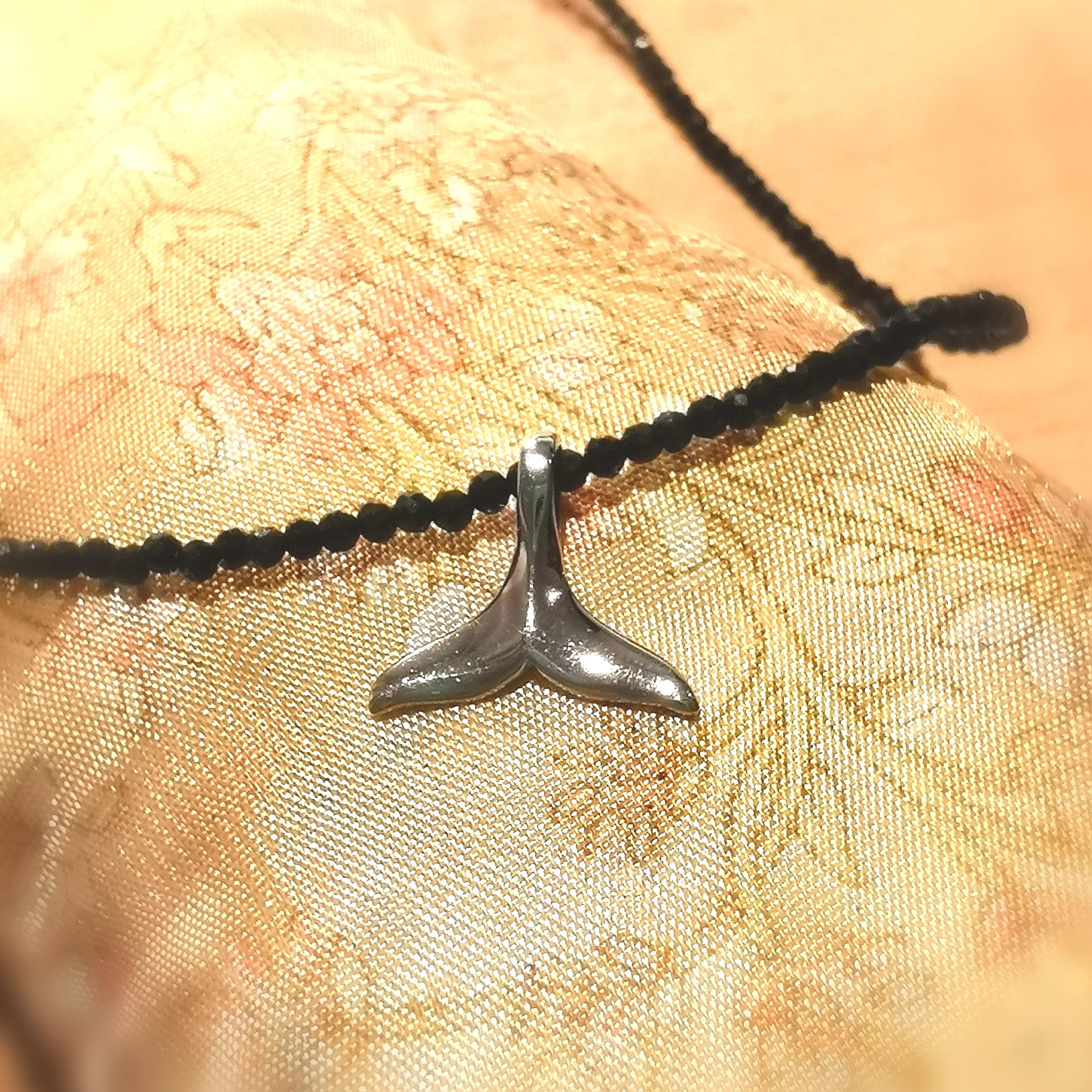 Walflosse Seestern Turmalin Karma Edelstein Heilstein Kette, schwarz 2 mm, filigran - Wissen um Wunder