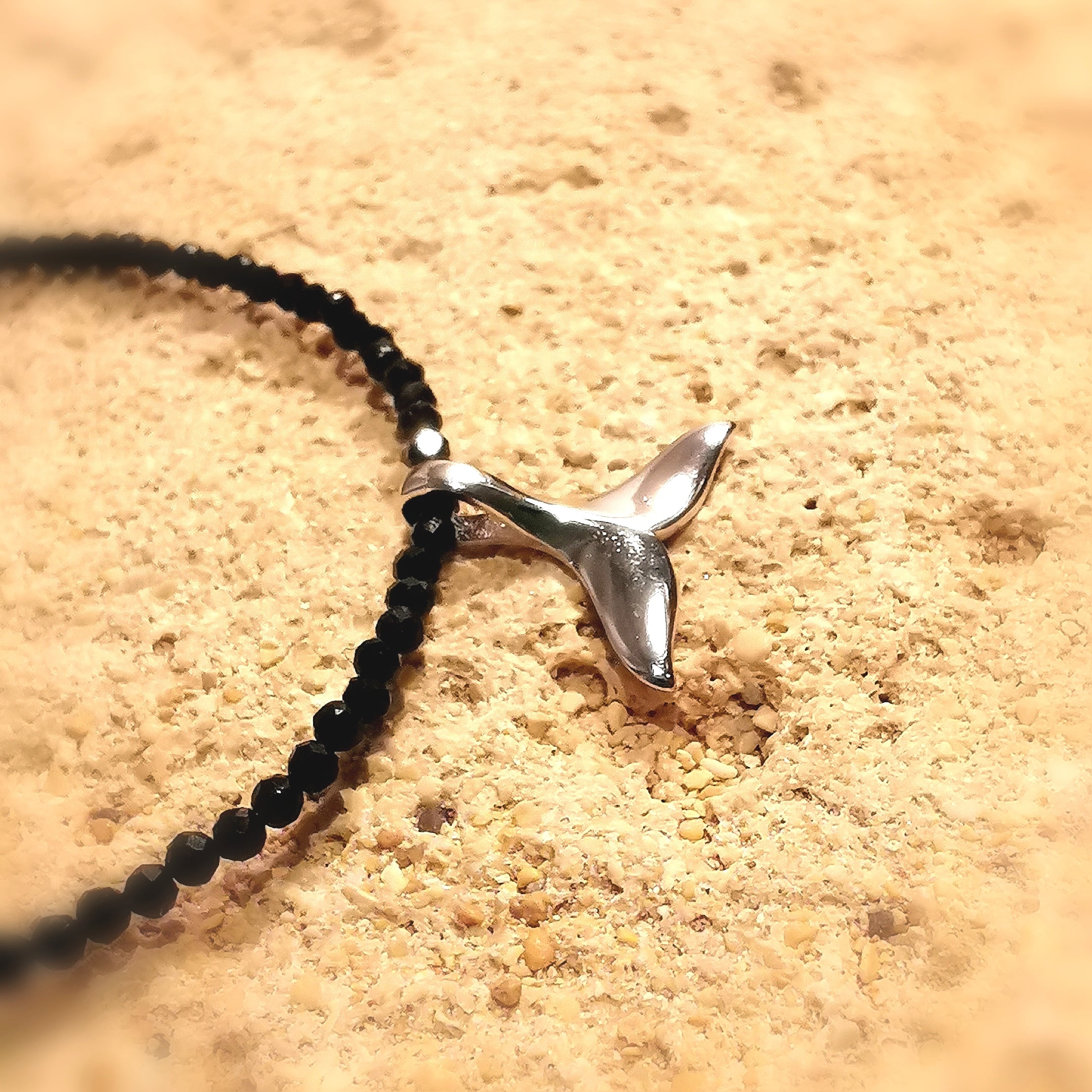 Walflosse Seestern Turmalin Karma Edelstein Heilstein Kette, schwarz 2 mm, filigran - Wissen um Wunder