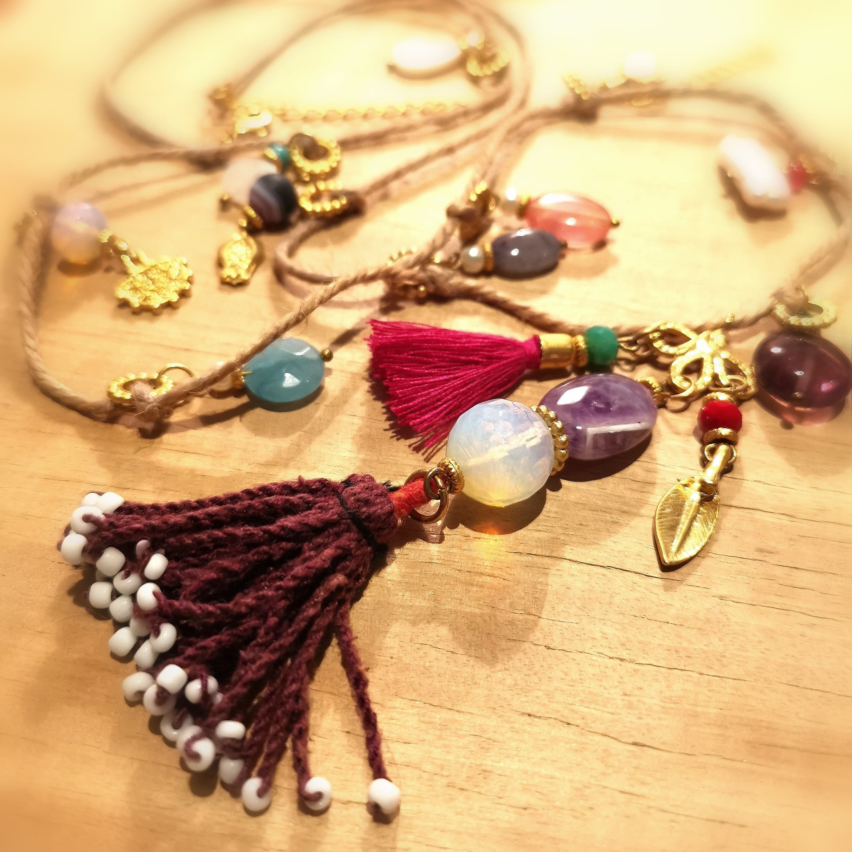 Edelstein Mix Karma Kette, Bijou und Heilsteine, Amethyst, Achat, Opal, Perle, edler Hippie Stil, Sakral Chakra, Glücksgefühle