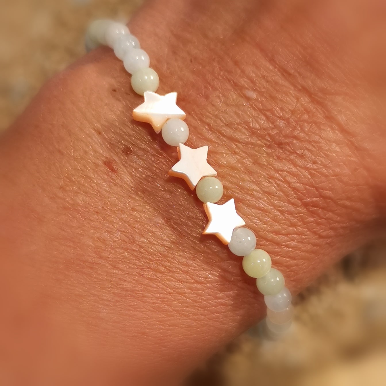 Aquamarin Edelstein Karma Seesterne Krafttier Armband, blauer Beryll Heilstein mit Perlmutt, mit Vertrauen