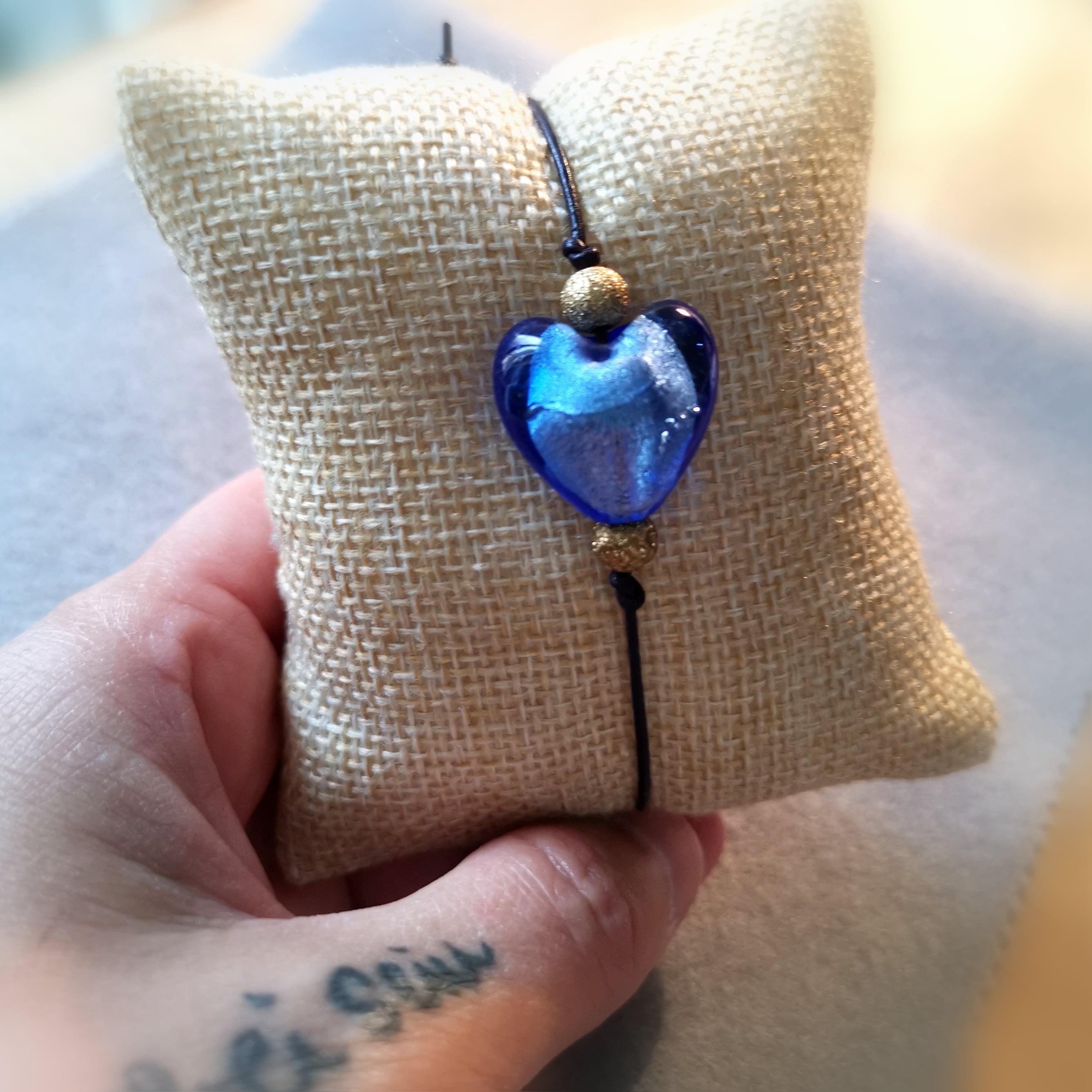 Herz Leder Armband Blau Gold, Murano Glas und Bijou Perlen, Liebe und Treue