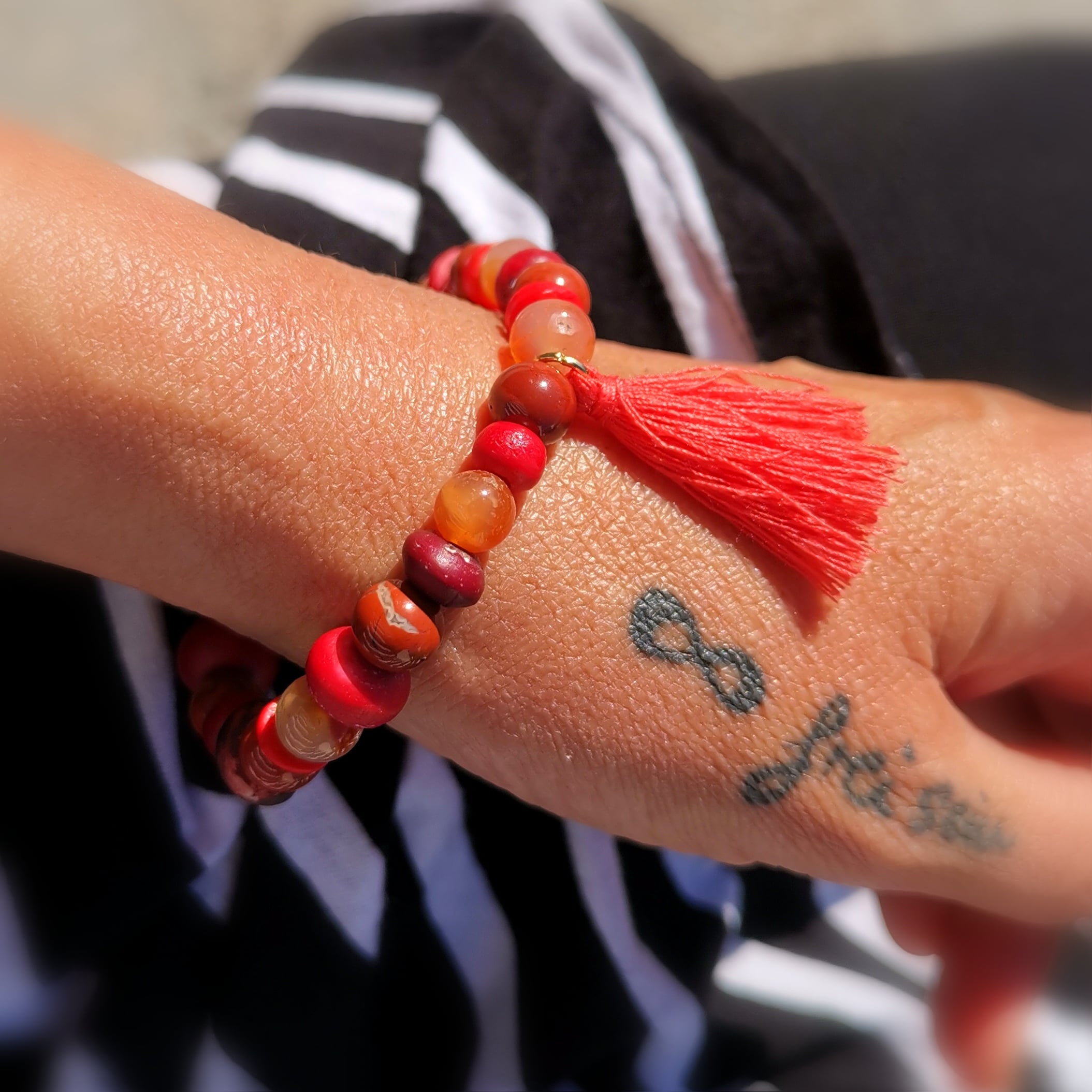 Edelstein Mix Karma Armband, Ton in Ton, Erdtöne Rot Orange, geweihte Hippie Heilstein Mode, neue Kraft